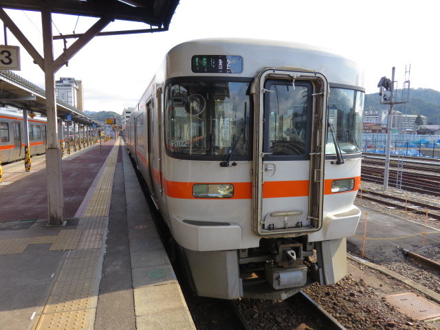 北陸路・飛騨路（１０）ＪＲ高山本線ローカル列車で富山へ