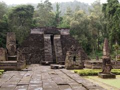 一人旅 インドネシア（スクー寺院＆チュト寺院）