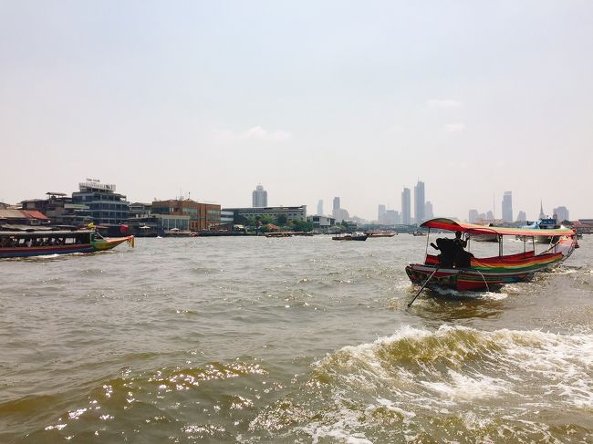 ちょっとしたきっかけで、おじさん一人、タイへ旅することになりました。<br />微笑みの国で有名ですが、私のイメージは犯罪に巻き込まれそうな国。<br />何ごともなく、無事帰国できるかな…<br /><br />今回の旅の目的は、死体博物館へ行くこと！<br />数年前に死体博物館なるものがバンコクに存在する事を知ってから、ずっと夢見ていた場所。<br />そして、数々のマッサージ (*´∇｀*)<br />日本では男性がオイルマッサージなどを受ける機会はほぼ皆無ですが、外国では男性も女性同様に各種マッサージが受けられます。<br />なので、おじさん旅ですが、女性にも参考になる旅行記が書けるといいのですが…<br /><br />4泊6日の旅。<br />バンコク市内をメインに行動するので、の～んびりタイの雰囲気を楽しみたいと思います。<br /><br /><br />事前に手配したのは下記の通りです<br /><br /><br />タイ国際航空 <br />羽田空港～スワンナプーム空港<br />スワンナプーム空港～成田<br />67200円<br /><br />FXホテル メトロリンク マッカサン<br />4泊 25400円<br /><br />グローバルWi-Fi 4G 6日間 1200円<br /><br />ベルトラ アユタヤ遺跡1日観光ツアー　<br />主要6大遺跡全てを周るじっくり観光　<br />ベテランガイド確約プラン<br />＜ホテル送迎／ホテル内ビュッフェランチ＞ <br /><br />ベルトラ BHAWA SPA  <br />ボディー&amp;ヘッド <br />（アーユルヴェーダ＋マッサージ）2時間40分<br /><br />ベルトラ MY SPA<br />男性向けパッケージ<br />（ボディ＋メンズフェイシャル＋ヘッド）2時間30分