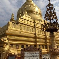 ミャンマー 5  　バガン へ　　　世界遺産　可否はともかく　我遺産