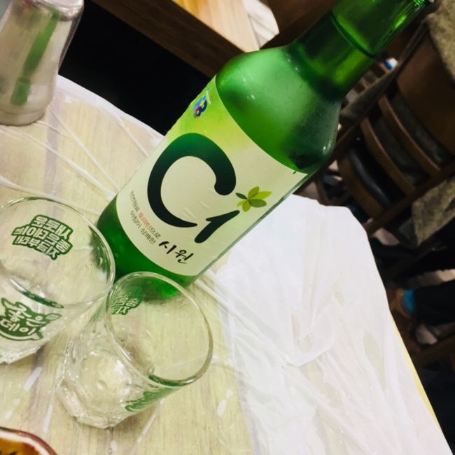 釜山でサクッと食べ飲み♪<br /><br />旅というより地元で約束する感じで2週間前に決まった釜山行き~<br /><br />西面か南浦洞に泊まることが多いんですが<br />食べたいもの、朝まで飲むコースかどうかで<br />どちらに滞在かを決めてます★<br />ということで、今回は南浦洞です^^<br /><br />☆AIR☆<br />2018/11/29 13:40 KIX → 15:05 PUS<br />2018/12/01 17:00 PUS → 18:25 KIX<br /><br /><br />☆HOTEL☆<br />HOTEL FORET PREMIER NAMPO<br />