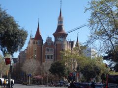 バルセロナを歩く (1.4) プッチの代表作カサ・デ・ラス・プンシャスを見に行く。