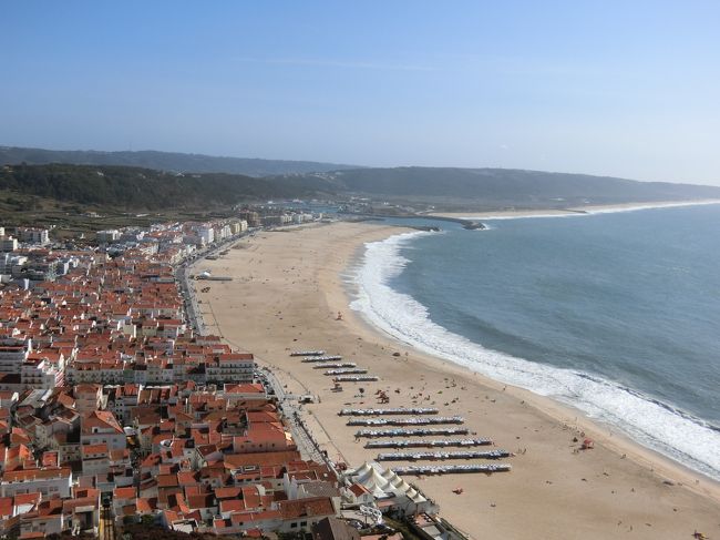 ポルトガル。ユーラシア大陸最西端、未知の国。オレンジ色の屋根と美しい海岸線ナザレ⑥。