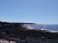南マウイのリゾートビーチの果ては溶岩台地！