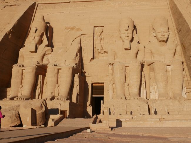 1人参加でエジプトのツアー10日間に参加しました！<br />エジプトは2回目になりますが、前回行ったのは１８年前なので<br />変わってる部分もあるかな～っと思っていましたが、<br />私が見る限りではあまり変わっていないような感じでした(・∀・)<br />