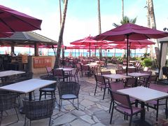 ハワイ ⑩ おいしい朝食を求めワイキキ散策★アサイーボウル 気持ちのいいビーチ沿いをウォーキング♪