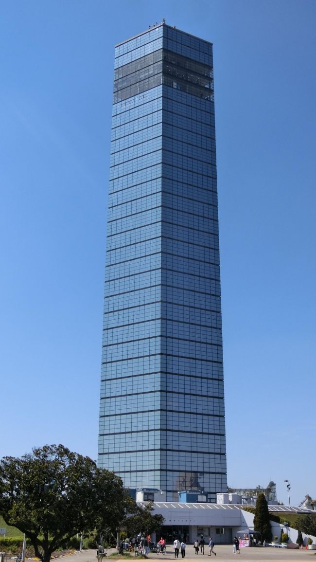「千葉ポートタワー」は「千葉市中央区」に建つ「１９８３年（昭和５８年）」に、千葉県の人口が「５００万人」を突破したことを記念して建設された「合計５，５７１枚の熱線反射ガラス」で覆った「一辺の長さ１５.１２mの菱形の断面形状」の「高さ１２５.１５ｍの塔状高層建築物」です。
