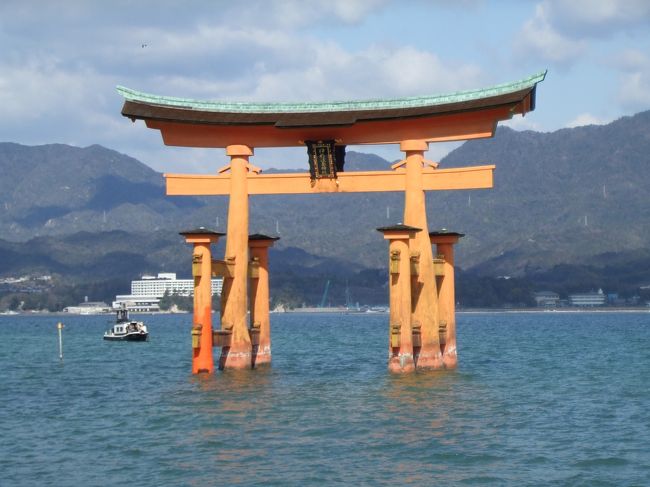 飲み放題も好きだけど乗り放題も大好きです。今回は3泊4日一人旅です。岡山をベースに瀬戸内をまわります。3日目は広島・宮島です。