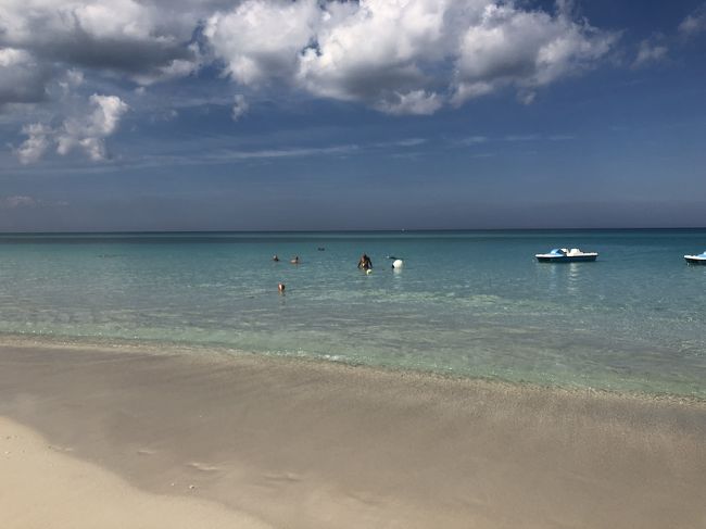 今日でキューバ旅は終了！<br />最後に昨日とは違ってカリブ海の美しさを堪能できて良かった。<br /><br />しかしこれから私達の旅行は狂い出すのであった、、笑