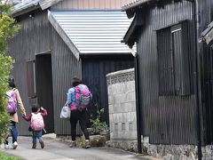 佐久島の黒壁集落をのんびり散策 ～アサリ漁とアートの島2019～（愛知）