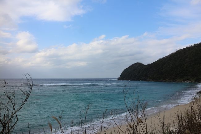 弾丸奄美大島絶景巡り2日目の旅記録です。<br />2日目は地元の方にオススメされた絶景「宮古崎」を目指し出発したのですが、これがまた大変。<br />絶景は簡単には見られないのです。<br />運動神経ゼロのワタシが挑む宮古崎までの道のりと、奄美の言葉で「美しい太陽の滝」という意味を持つ「マテリヤの滝」の絶景をお楽しみください。<br />