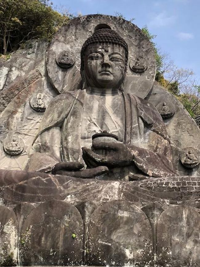 今年初めての低山登山。<br />のんびりハイキングに行くつもがしっかり登山してきました。<br />見所のたくさんある日本寺も堪能し天気もよく、しっかり汗をかき、自然を満喫してきました。<br />日本寺はどこもかしこも石段ばかりなので、体力必須!<br />