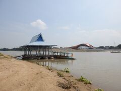 なんちゃってバックパッカーひとり旅プラテートタイ ナコーンサワン編②