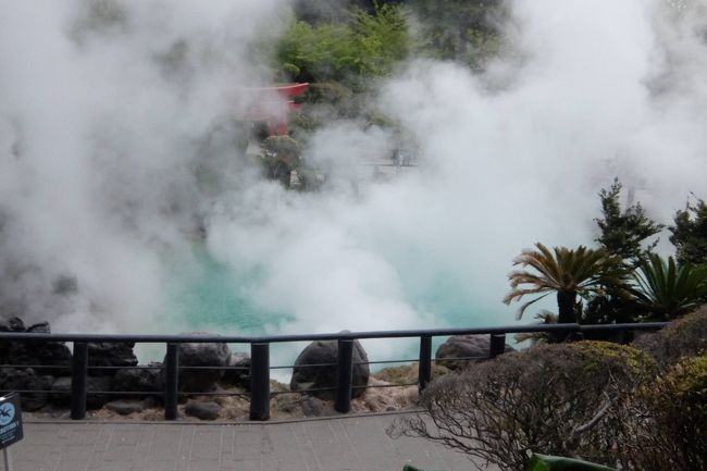 鉄輪温泉地へ２泊３日の旅<br /><br />２日目は海地獄を観光し、ガイドブックに載っていた豊後牛ステーキのお店で美味しいランチを。<br /><br />最終日は、宿泊先の柳屋さんの周辺をのんびりお散歩したり、竹瓦温泉で一風呂浴びました。<br /><br />お目当ての友永パン屋さんにも行き、早めに大分空港へ。<br /><br />空港近くの里の駅がとても楽しかった！足湯も満喫して、帰ります。