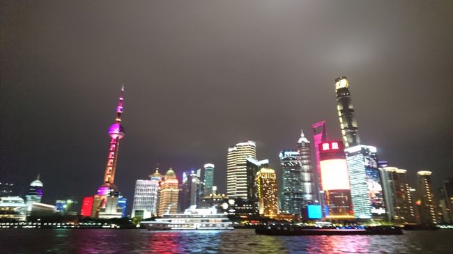 中国上海3泊4日の旅、上海雑技団鑑賞、上海ディズニーランド、市内散策と夜景鑑賞