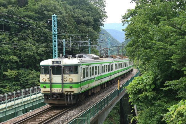 家族と別れた後、単独行動で西舞鶴から「一人鉄道旅行」に出た私。最初は九州に行く予定だったものの悪天候等の事情があり中止。そんな中上越線の臨時列車「115系の快速春のハイキング号」の指定が取れてしまいそれなら…ということで北近畿から一路新潟を目指すことに。さてどんな景色が待っているのでしょうか…