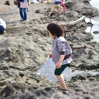 子連れドライブ旅行　初めての道東２　砂を掘ったらお湯が出た！