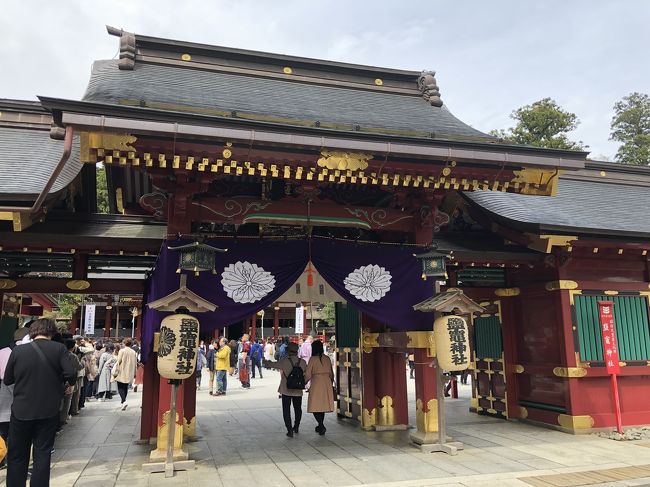 帰省ついでに、陸奥国一の宮である鹽竈神社へ、令和元年の限定御朱印をもらいに行きました。<br /><br />当初の予定では、お寿司→鹽竈神社→遊覧船→松島→仙台というコースだったのですが、御朱印の受付が長蛇の列で……。<br />塩竈に行ったのに海を見ずに帰るとか、ちょっと消化不良の旅となりました。