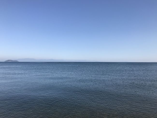 今まで未踏の都道府県を巡る旅、今回は「兵庫県と滋賀県」を訪れる事としました。<br /><br />★1日目<br /> 仕事後、東海道新幹線で東京から新大阪。大阪へ。<br /> 梅田の大阪第一ホテル泊<br /><br />★2日目<br /> 阪急神戸線で、梅田→岡本 石畳の街めぐり<br /> 岡本→神戸三宮 北野異人館めぐり<br /> (うろこの家、風見鶏の館、萌黄の館)<br /><br /> 三ノ宮→長浜 ヤンマーミュージアム探訪<br /> 長浜→近江塩津→マキノ 琵琶湖探訪、魚治マキノ駅前店で鮒寿司購入<br /><br /> マキノ→大阪→新大阪→東京へ