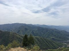 甲州高尾山で天空の尾根ハイキング