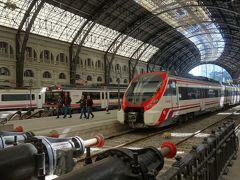 バルセロナを歩く (4.5) フランサ駅は質素で素朴な駅。ローカル線の田舎の駅みたいだった。