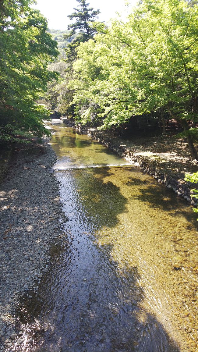 高松経由博多行き。これだけ決めて、出発。<br />結果的に、高松～広島～博多～別府～大宰府～伊勢を巡る旅になりました。<br />下調べゼロ。車で巡る、気まま旅。