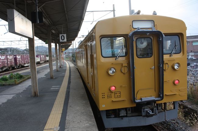 2018年の冬休み、島根と山口に行ってきました。<br />旅の目的は、<br />①久しぶりに東京駅から出雲市駅まで寝台特急「サンライズ出雲」を乗り通す。<br />②島根、山口の「男はつらいよ」のロケ地に行く。<br />③山口県の鉄道の未乗区間を乗る。<br />④角島大橋、青海大橋を渡る。<br />です。<br />年末の一人旅は11年振りでした。<br />その14は、宇部線乗車編です。<br /><br />その1 出発と寝台特急「サンライズ出雲」乗車編https://4travel.jp/travelogue/11437298<br />その2 山陰本線出雲市~温泉津間乗車編https://4travel.jp/travelogue/11437786<br />その3 温泉津温泉散策編https://4travel.jp/travelogue/11438267<br />その4 山陰本線温泉津~益田間乗車と江津散策編https://4travel.jp/travelogue/11439756<br />その5 益田散策と山陰本線益田~長門市間乗車編https://4travel.jp/travelogue/11440249<br />その6 山陰本線長門市~特牛間乗車と角島大橋編https://4travel.jp/travelogue/11442957<br />その7 山陰本線阿川~下関間乗車編https://4travel.jp/travelogue/11443903<br />その8 下関散策編https://4travel.jp/travelogue/11444410<br />その9 続・下関散策編https://4travel.jp/travelogue/11449539<br />その10 美祢線乗車編https://4travel.jp/travelogue/11486521<br />その11 青海大橋と仙崎散策編https://4travel.jp/travelogue/11487022<br />その12 美祢線・山口線乗車編https://4travel.jp/travelogue/11487456<br />その13 小野田線乗車編https://4travel.jp/travelogue/11488381