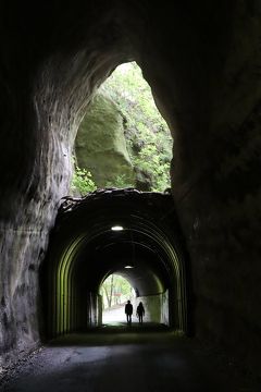 大多喜.市原散策・・大多喜城（続100名城）、チバニアン（地磁気逆転地層）、向山トンネル（２階建てトンネル）を訪ねます。