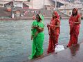 表情豊かな人々と出会い行き交う　インド旅(*^▽^*)（９）冬の寒い早朝、ガンジス河での沐浴見学＠ハリドワール