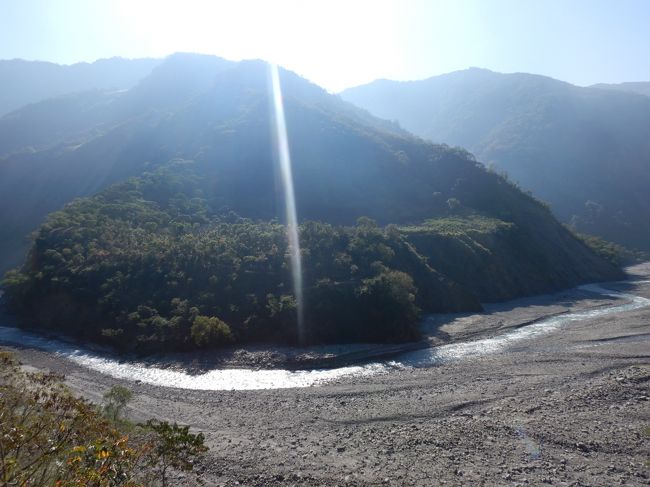 どーも、ひかのすけです<br />今回は、一気に南下して台湾最南端の屏東県へやってきた。目的は屏東小琉球と宝来温泉を目指すこと!!<br />客運とローカルバス,火車,レンタルバイクを駆使して旅した3泊4日<br />感動あり、出会いありの楽しい行き当たりばったり旅へ<br />3日目は何があるのかLet's Go!!<br />
