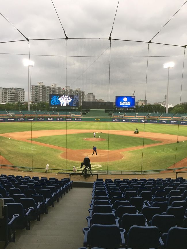 2019年4月29日～5月3日までの台湾旅行記です。<br />WBCやオリンピックでの野球台湾代表チームの試合は大好きでした。<br />念願の叶って、台湾プロ野球を生観戦です。<br /><br />※　4月に発生した花蓮県での地震で被災されたすべての方々に<br />　　お見舞いを申し上げます。<br /><br /><br />2019年4月29日　関西国際空港発　<br />飛行機：ピ－チ<br />2019年4月30日　台湾桃園空港着<br /><br />2019年4月30日～2019年5月3日　　<br />台北<br /><br />2019年5月3日　台北発　関西国際空港へ<br />飛行機：タイガーエア<br /><br />2019年5月3日　朝　関西国際空港着<br /><br />