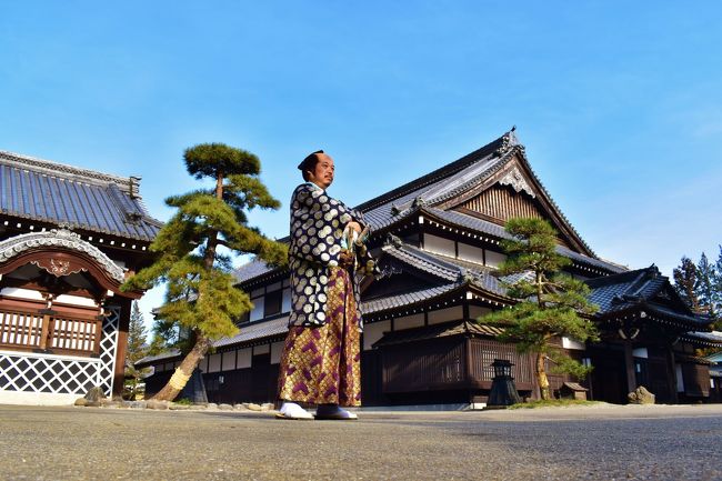 仕事の都合で休みや生活時間帯がすれ違いがちの我が家。<br />通常であれば月に4、5日は休みが合うけど、夫婦共に疲れてぐったりするだけで終わる休みばかりだったので、日頃の労を労うべくお出かけする事にしました。<br />ワイフに希望を聞いた所「星野リゾートに泊まってみたい」と。なんでも会社の方が北海道の星野リゾートに宿泊し、良い経験だったからだそうな。<br /><br />いくつかある星野リゾートブランドの中でも『界』ブランドで、できれば関東圏内、そして予算以内。<br />色々調べましたが、最終的には空室状況の関係で『界 川治』になりました。<br /><br />久々の温泉旅行、2泊3日の旅にGO!