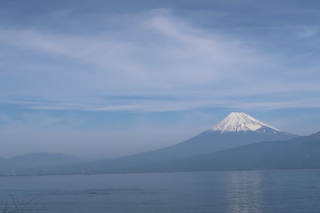 令和になり初の晴天だということで富士山を撮りに駿河湾へ<br />行ってきました。<br />富士山が綺麗でしたので撮りまくりました。<br />カメラも変えたので、より綺麗に撮れてると思います。<br />ここも富士山のビュースポットだと思います。