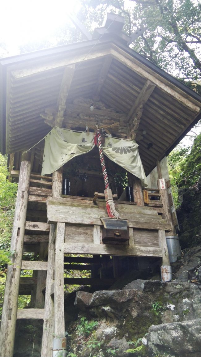 GWの初日、天橋立方面に行ってきました。<br />籠神社を含む天橋立三社と、元伊勢三社をめぐる旅になります。<br /><br />GW初日になりましたが、渋滞や混雑はそれほどでもなく、時間に余裕をもって回ることができました。<br /><br />但馬空港からレンタカーで走り回ることになりました。<br />本当なら1泊してゆっくりとしたいところですが、そうもいかず、日帰りでの旅となりました。<br />神社をめぐるばかりの旅行記ですが、参考になりますでしょうか…<br />