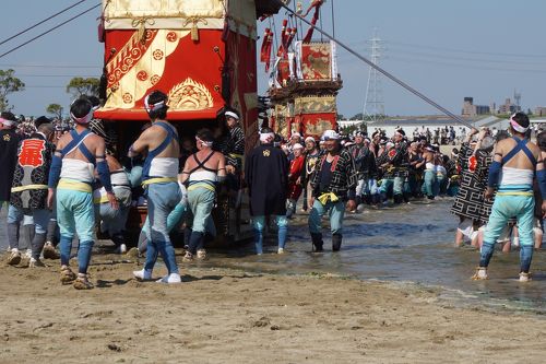 安曇野から木曽路経由、東海の祭りの放浪旅（八日目）～亀崎潮干祭の見どころは海浜への山車の曳き下ろし。朝の棒締めと神社前の引回しもお勧めです～』半田・武豊(愛知県)の旅行記・ブログ  by たびたびさん【フォートラベル】