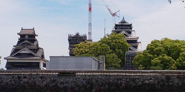 再建途上の熊本城の状況と友人を訪ねがてら熊本と博多に行きました。熊本地震からすでに3年経過しましたが、いまだ傷跡がのこり痛々しいです。ただ天守閣は今年再建されるとのことで復興のシンボルになってほしいです。食事はお昼は熊本ラーメン黒亭、夜は馬刺、夜遅く博多に移動しラーメン、翌日はてんぷらにもつ鍋と九州を満喫しました。