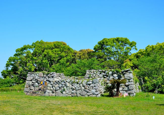 三重県玉城町にある田丸城と、津市にある北畠氏城館跡庭園を訪ねた。昨年、一昨年に訪ねた同じく三重の鳥羽城、松阪城を合わせて紹介。<br /><br />１．行程<br />　①田丸城～北畠氏城館<br />　②鳥羽城　<br />　③松阪城　<br />２．訪れた城、城跡<br />　・田丸城（続日本百名城）<br />　・北畠氏城館（続日本百名城）<br />　・鳥羽城<br />　・松阪城（日本百名城）<br /><br />