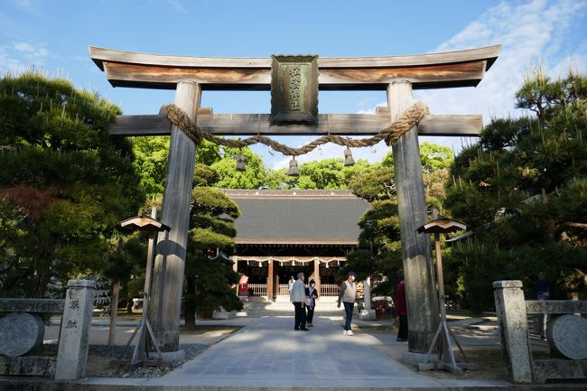 山口県の「元乃隅神社」へ行きたくて、ツアーを探していた処２日間でちょっと変わったツアーを見つけました。<br />なんと神戸三宮から山口迄バスで、１泊のツアーです。<br />大抵は新幹線を使いますが、「大丈夫？」って感じ・・。<br />まあ２日で「元乃隅神社」が見れたらと、申し込みました。<br />神戸から１０名明石から１５名、姫路から６名の合計３１名参加です。<br />