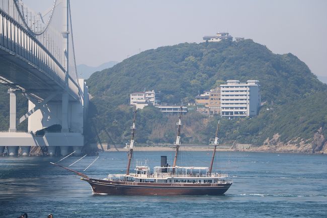 新しい令和の時を迎え、どこに行こうかと思っていたのですが、さすがにゴールデンウィーク期間中は観光客が多いと思い、ちょっとずらして国生みの島、淡路島に出かけてきました。<br />今回の旅の目的は、国生み神社の伊弉諾神宮参拝と淡路島七福神めぐりです。<br />もちろん淡路島の美味しいお魚もいっぱいいただいてきました。<br />旅程は、5月10日(金)淡路島北部にある、あわじ島花さじき、伊弉諾神宮を参拝し、淡路島七福神の四つのお寺の智禅寺(弁財天)、長林寺(福禄寿)、宝生寺(寿老人)、八浄寺(大黒天)をお参りし、明石海峡大橋が望める岩屋に宿泊。<br />翌11日(土)は、淡路島最南端にある大鳴門橋が望める『道の駅うずしお』から大鳴門橋を眺めた後、淡路島七福神の残り三つの護国寺(布袋尊)、万福寺(恵比寿天)、覚住寺(毘沙門天)を巡って帰宅しました。<br />今回は珍しく、両日共に天気に恵まれ、快適なドライブ旅行になりました。<br />今回は2日目の淡路島南部の観光を紹介します。<br />この日も天気が良く、きれいな大鳴門橋が眺められました。<br />ただ楽しみにしていた洲本での食堂が閉まっていて美味しい地魚をいただくことができなかったのが残念でした。