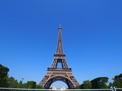 **4泊6日のフランス・パリの旅<br /><br />2018/5/2→5/2 フライト(東京HND→シャルルドゴールCDG)<br />2018/5/3 モン・サン=ミシェル<br />2018/5/4 ヴェルサイユ宮殿・ルーブル美術館<br />2018/5/5 ルーブル美術館・シテ島・夜景ツアー<br />2018/5/6 ヴァンヴ・エッフェル塔・ルトランブルー<br />2018/5/6→5/7 フライト(シャルルドゴールCDG→東京HND)<br /><br />写真撮影枚数が(失敗も含めて)1,400枚を超えていたため、なるべく綺麗に載せたいと思って1日ずつの投稿にすることにしました。<br />写真も文字も勢い余って多くなってしまうと思いますので、簡潔にまとめられている文章がお好みの方は別の方の旅行記をご参考になさってください(´u`*)ペコリ<br /><br />※初めての「フランス」旅行記になります。失敗も含めて、次回自分たちでもまた同じ失敗がないようにとの忘備録を兼ねています。<br />海外旅行初心者が四苦八苦して回る旅になりますので、初心者の方向けの内容になります。<br />※基本的にオプショナルツアーしか使わない、ダイナミックパッケージ旅行となります。ご参考までに。
