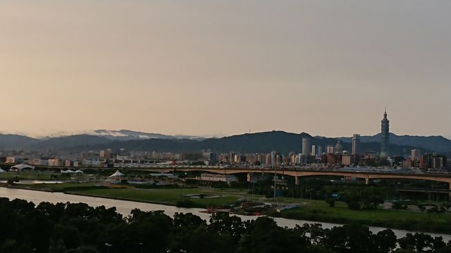 5月1日から台湾は梅雨入りしたが、九フンを除き、快晴で、気温は31℃平均であった。名所・旧跡・街歩きがメインで、食事はホテル・レストランでの普通の中華料理の為、グルメ情報は殆ど無し。