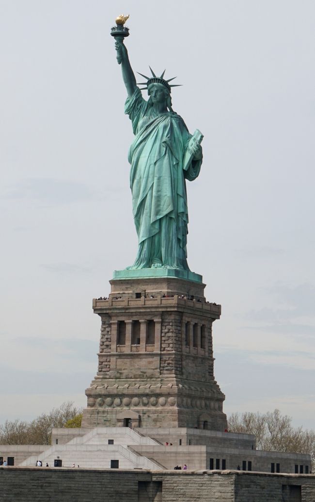 ANAの特典航空券で羽田・NYを往復<br /><br />4/24~27 出国・ニューヨーク<br /> NYのお天気は2日間は晴れ 最後1日が雨<br /> 気温は日本の東京とほぼ同じ気温で<br /> 14℃~20℃ぐらいの丁度いい気温でした。<br /><br />4/27~5/4 カリブ海クルーズ<br /> ロイヤルカリビアンの<br /> Symphony of the Seasに7泊8日<br /> 寄港地は3カ所<br /> <br />5/4~5/7 マイアミ<br /> サウスビーチに3泊<br /><br />5/8 帰国