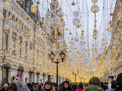 '19 滞在14時間のモスクワ02 : もうすぐクリスマスのロシア。キラキラな街を歩く