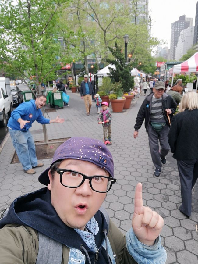 はじめての英語圏一人旅で、ニューヨークへ行ってきました。現地で初めて会う日本人の友人、様々な人種が行き交う街、食の多様性ある街、芸術など街を歩いているだけで自分の感性が格段に上昇しました。そんなニューヨーク旅行記の一端をお楽しみあれ。