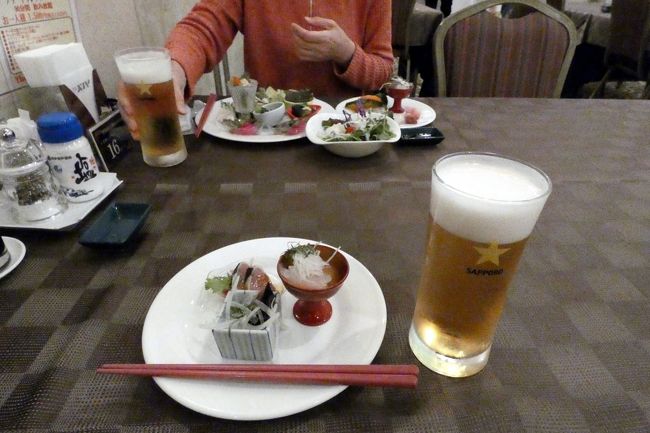 写真の枚数が60に達したので、2話に分けてエクシブ伊豆1階のフリーポートのバイキングの様子を綴ります。<br /><br />この春の移動で料理長が変わり使える食材も増えたそうで、料理のバリエーションは更に豊かになって、味もぐっと上がったように感じます。<br />