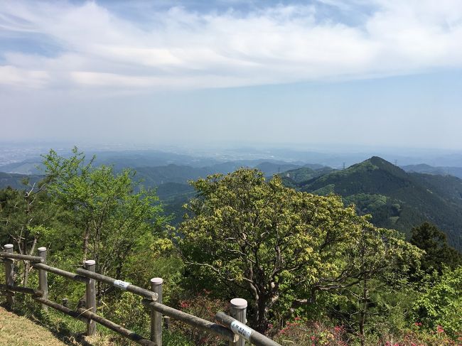 5月の爽やかな陽気。気持ちのいい晴れの日に、奥多摩エリアへハイキングに行きました。<br />日の出山は歩きやすくて初心者でも安心のコースでした。