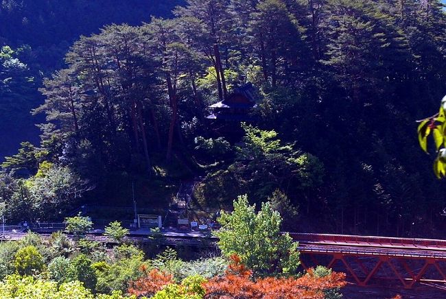 泊まった宿と二日目の旅情報です。<br />寸又峡と接阻峡　湖上駅