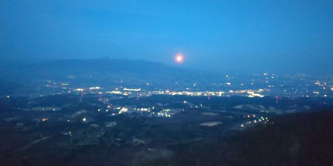 もう梅雨真っ最中の6月だっちゅーのに3月の旅行記です。<br /><br />ダンナのリクエストで金曜に休みを取って、近場なのに行った事のない伊香保~草津の群馬温泉旅行。<br />天気も良くて楽しめましたよ~。<br /><br />一日目宿泊<br />雨情の湯 森秋旅館一泊二食付き 一人11,880円+入湯税150円×2<br />じゃらんポイント200ポイント利用&じゃらんのクーポンが3000円分利用できました。なんかお得。<br /><br />