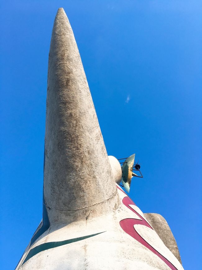 飛行機修行も兼ねて大阪京都へ土日を使ってひとり旅してきました。<br />目的は1年前に京都を一人旅して見かけた花瓶を諦めきれなかったことのはずが、1人でフットワーク軽いので太陽の塔に行けないかと考え出し、キャンセルが出たのか直前で予約が取れたので太陽の塔見学が目玉になりました。