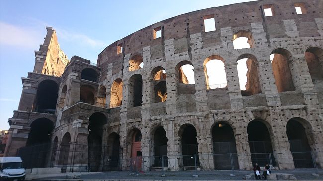 転職を契機に１か月休みを頂いたので、これまでやってみたかったヨーロッパ周遊旅行に出かけてみました。<br /><br />この旅行記では３日目の午前中の様子を書いています。<br /><br />ローマはびっくりするくらい歴史的な建築物も多く、正直一つ一つを調べてメモしていく余裕はありませんでした。
